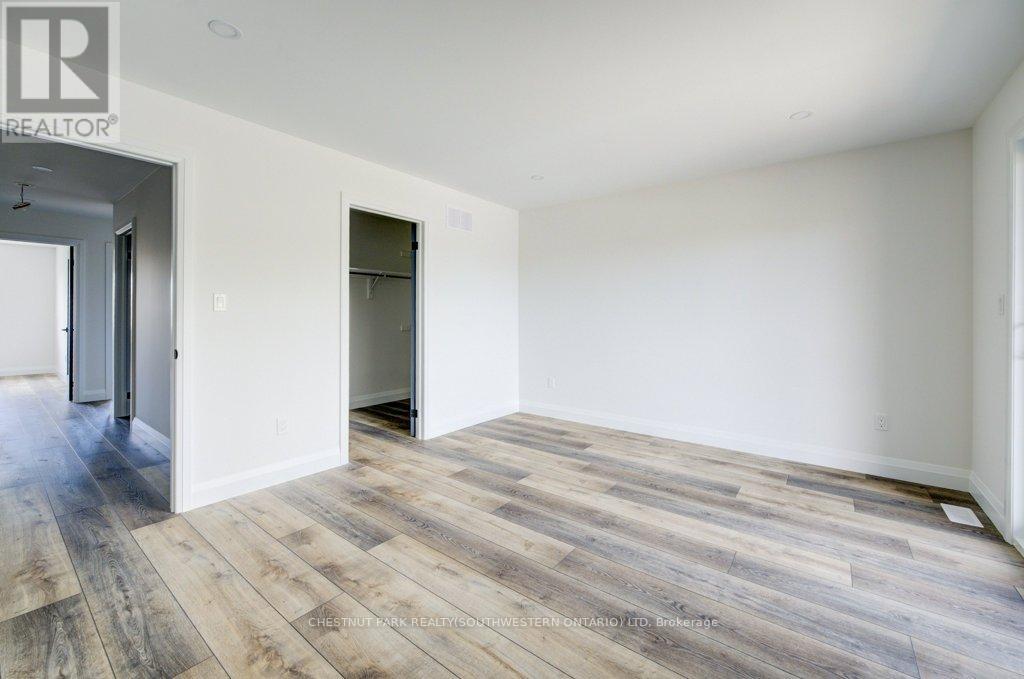Photo 5 of 575 Guelph Street, Kitchener ON