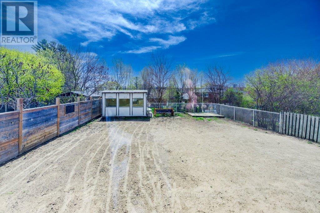 Photo 3 of 575 Guelph Street, Kitchener ON