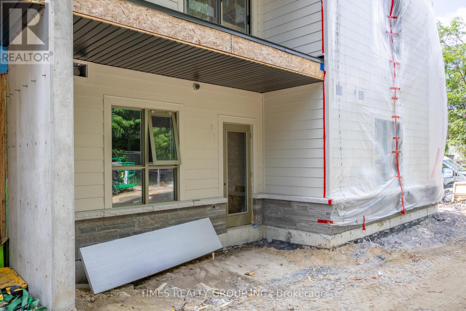 Photo 5 of 203 369 Hunter Street W, Peterborough Central ON