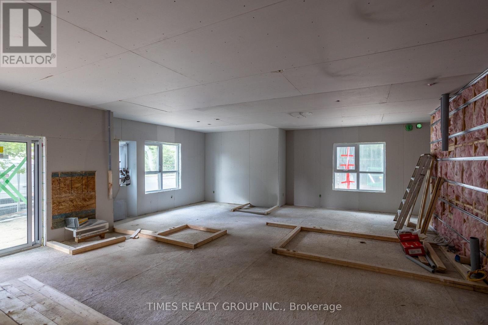 Photo 9 of 203 369 Hunter Street W, Peterborough Central ON
