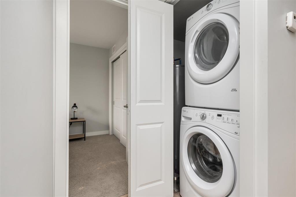 Photo 9 of 235 235 Bridgeland Drive S, Winnipeg MB