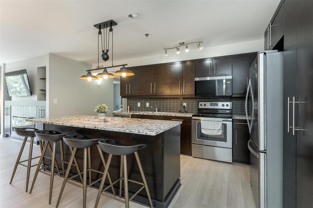 Photo 1 of 235 235 Bridgeland Drive S, Winnipeg MB
