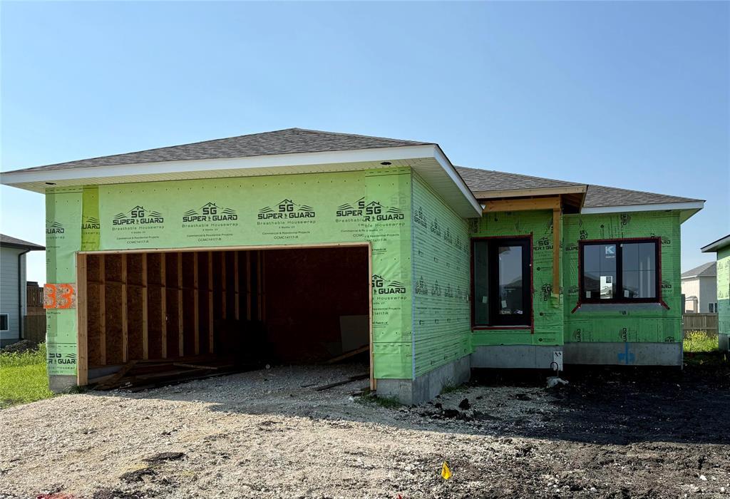 Photo 3 of 33 Gleneagles Street, Niverville MB