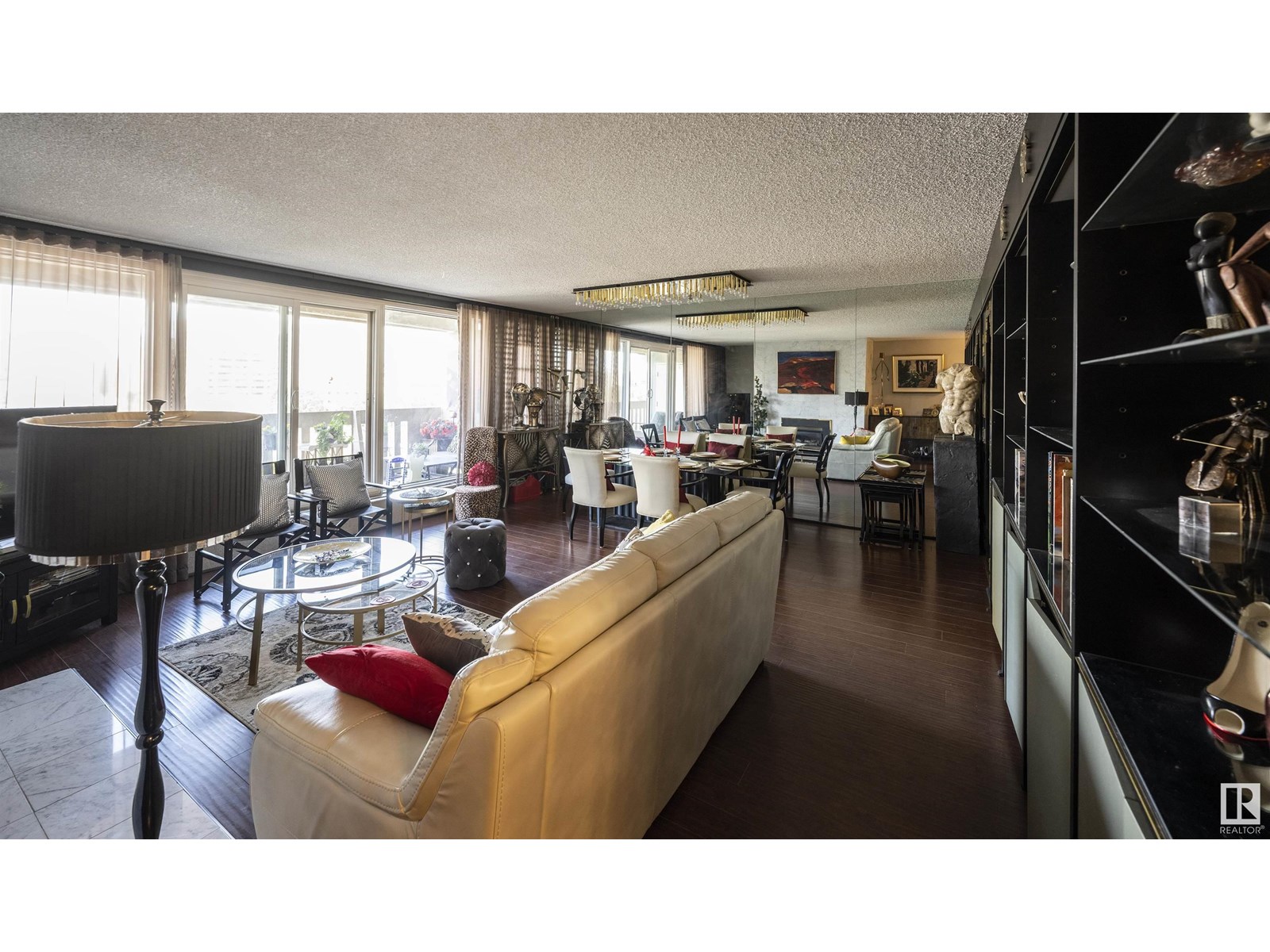 Photo 5 of 701 9809 110 St Nw, Edmonton AB