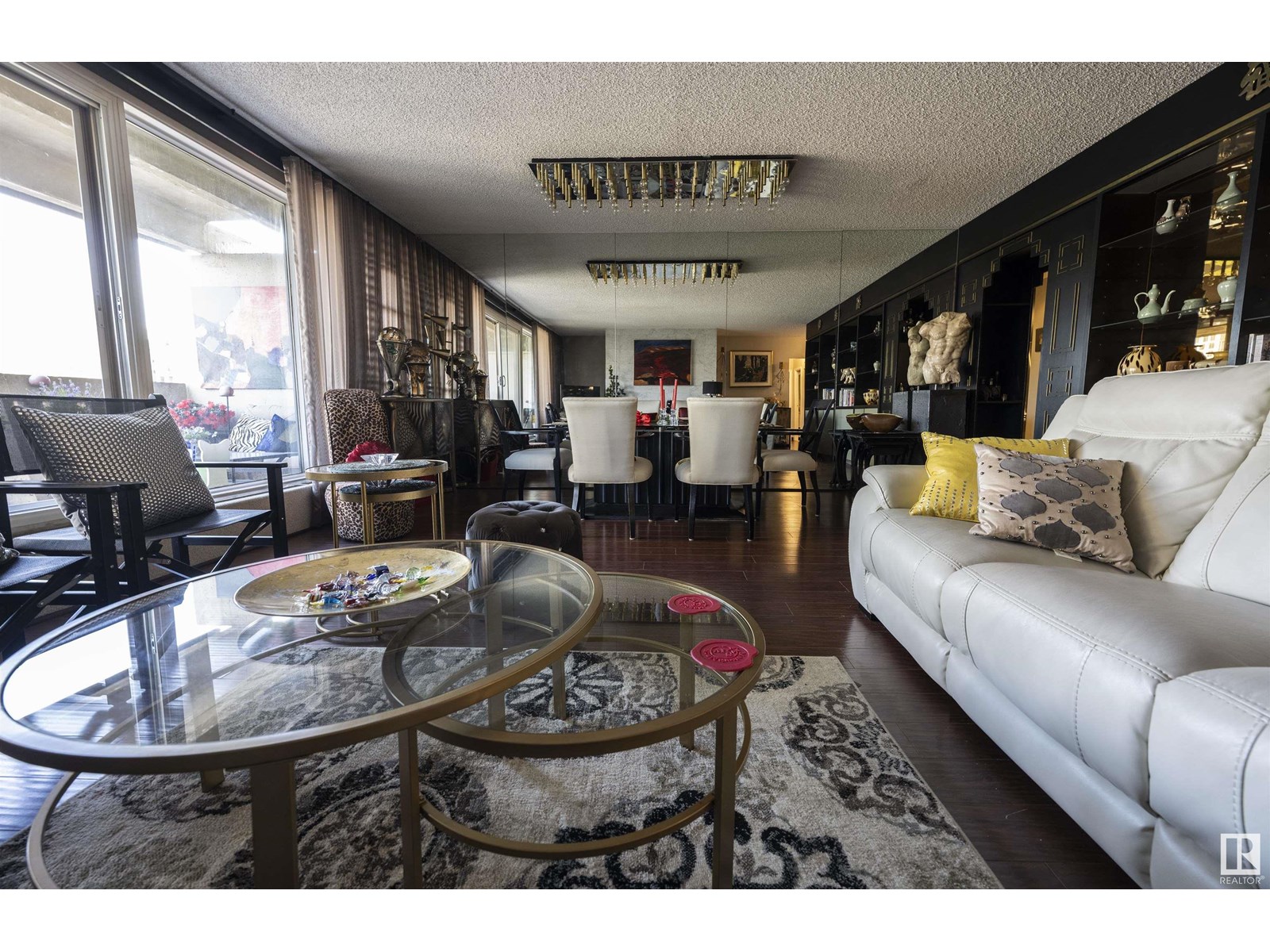 Photo 7 of 701 9809 110 St Nw, Edmonton AB