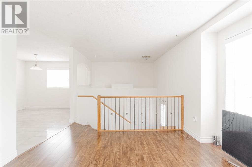Photo 2 of 129 Lightbown Way, Fort Mcmurray AB