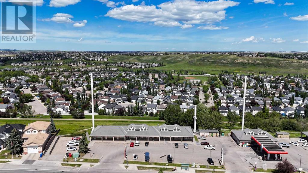 10091 Hidden Valley Drive NW, Calgary, Alberta
