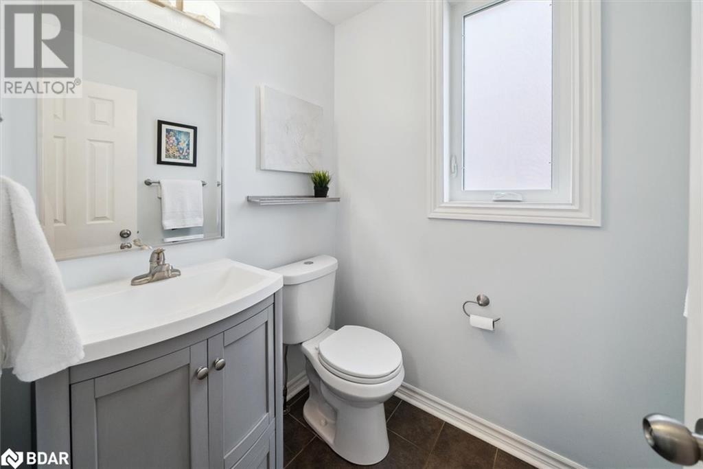 Photo 22 of 102 Herrema Boulevard, Uxbridge ON
