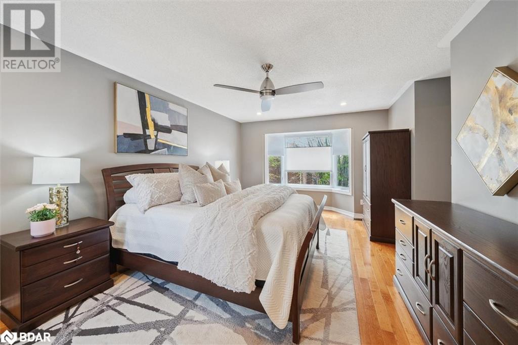 Photo 15 of 102 Herrema Boulevard, Uxbridge ON