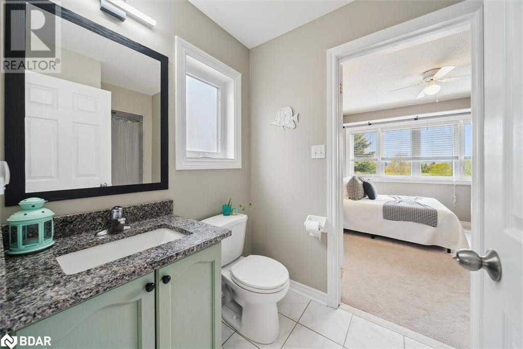 Photo 31 of 102 Herrema Boulevard, Uxbridge ON