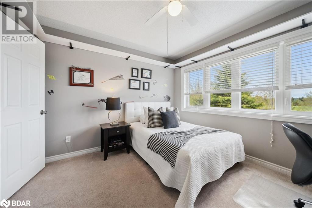 Photo 4 of 102 Herrema Boulevard, Uxbridge ON