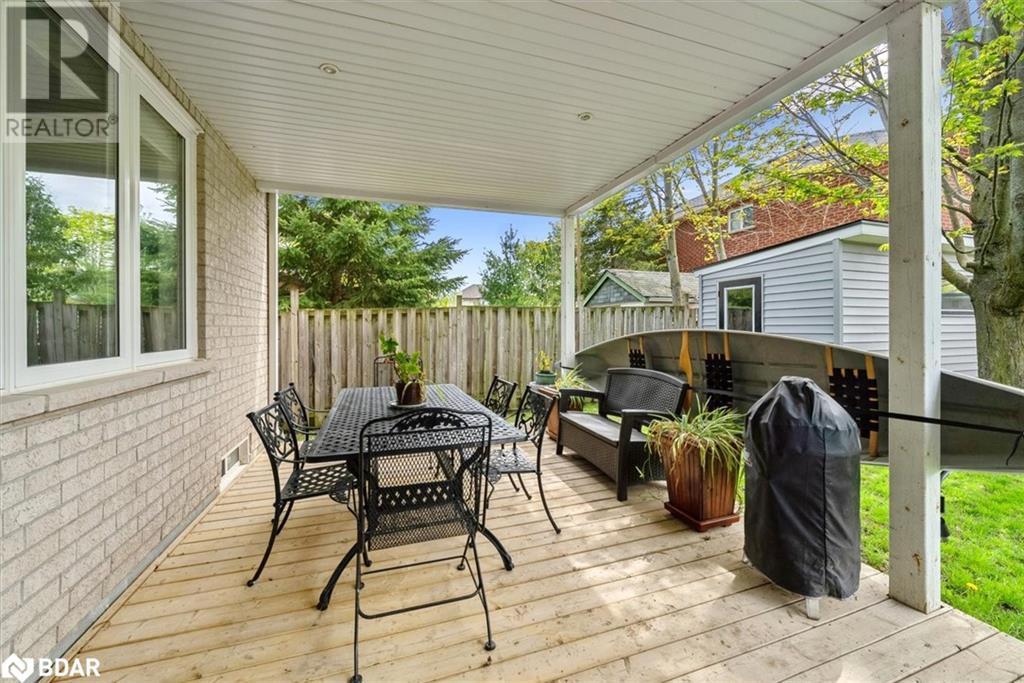Photo 8 of 102 Herrema Boulevard, Uxbridge ON