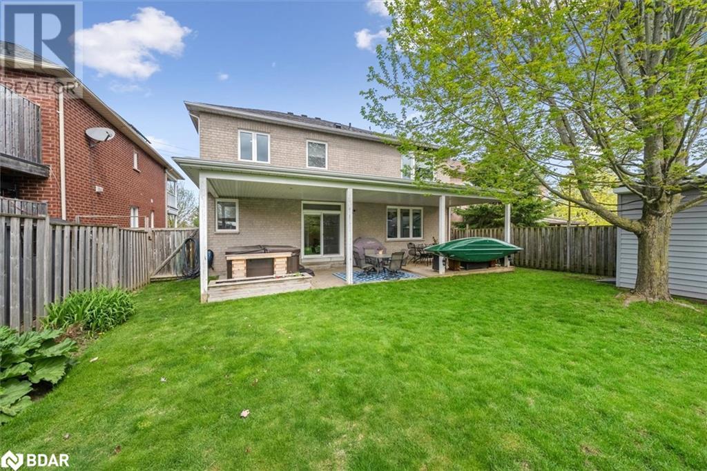 Photo 33 of 102 Herrema Boulevard, Uxbridge ON