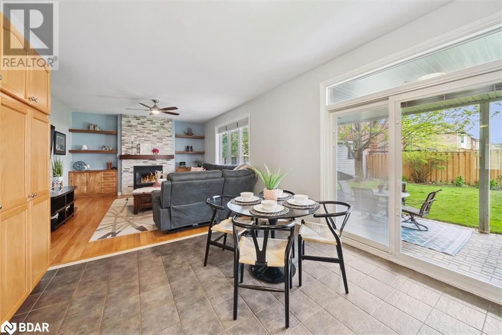 Photo 3 of 102 Herrema Boulevard, Uxbridge ON