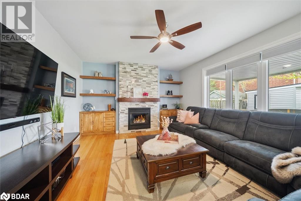 Photo 27 of 102 Herrema Boulevard, Uxbridge ON