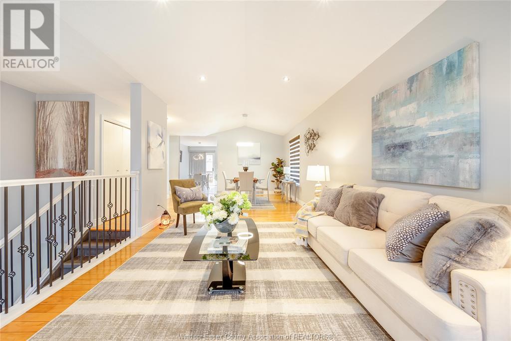 Photo 7 of 2505 St Clair Avenue, Windsor ON