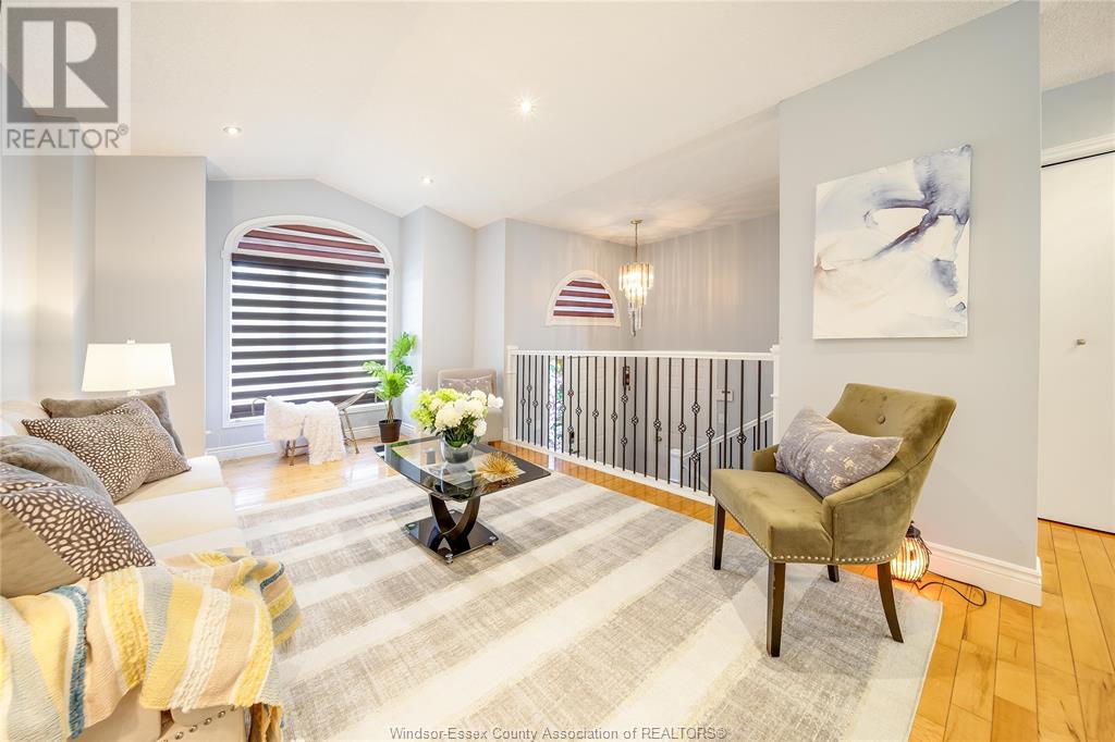 Photo 6 of 2505 St Clair Avenue, Windsor ON