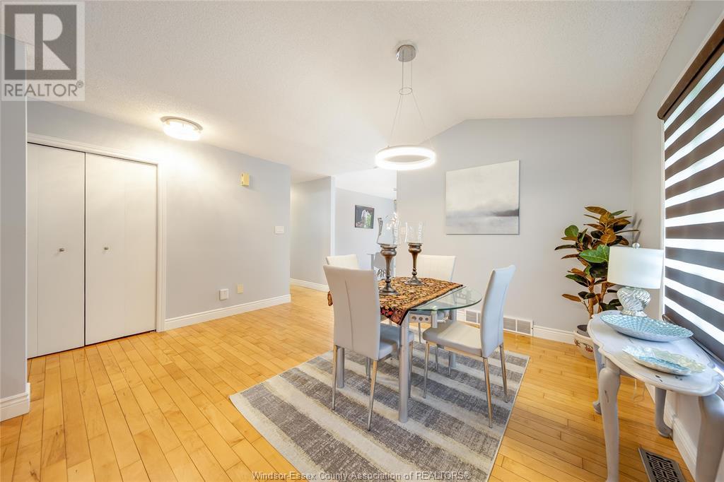 Photo 9 of 2505 St Clair Avenue, Windsor ON