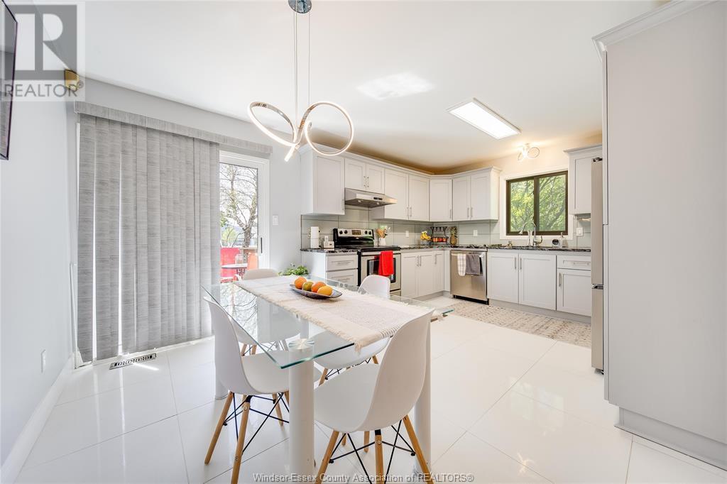 Photo 15 of 2505 St Clair Avenue, Windsor ON