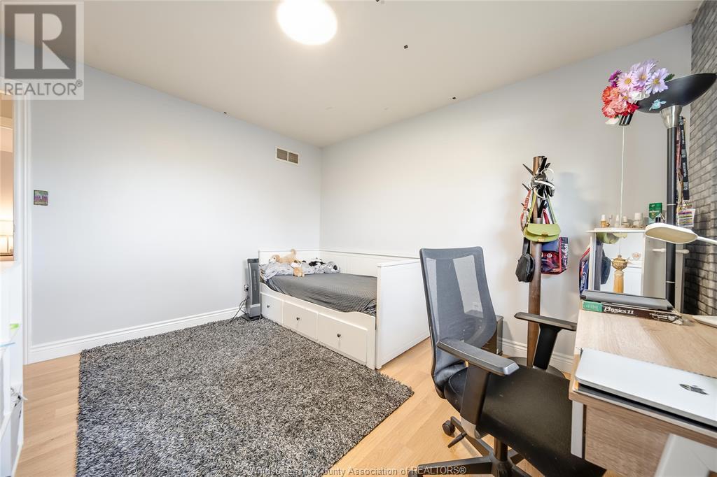 Photo 25 of 2505 St Clair Avenue, Windsor ON