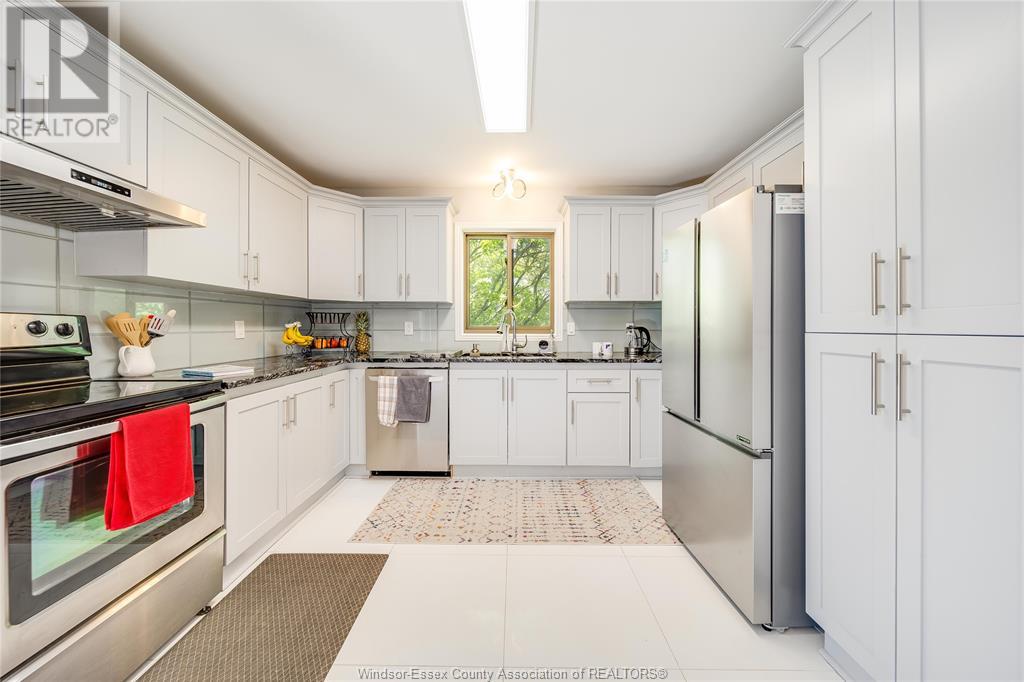 Photo 13 of 2505 St Clair Avenue, Windsor ON