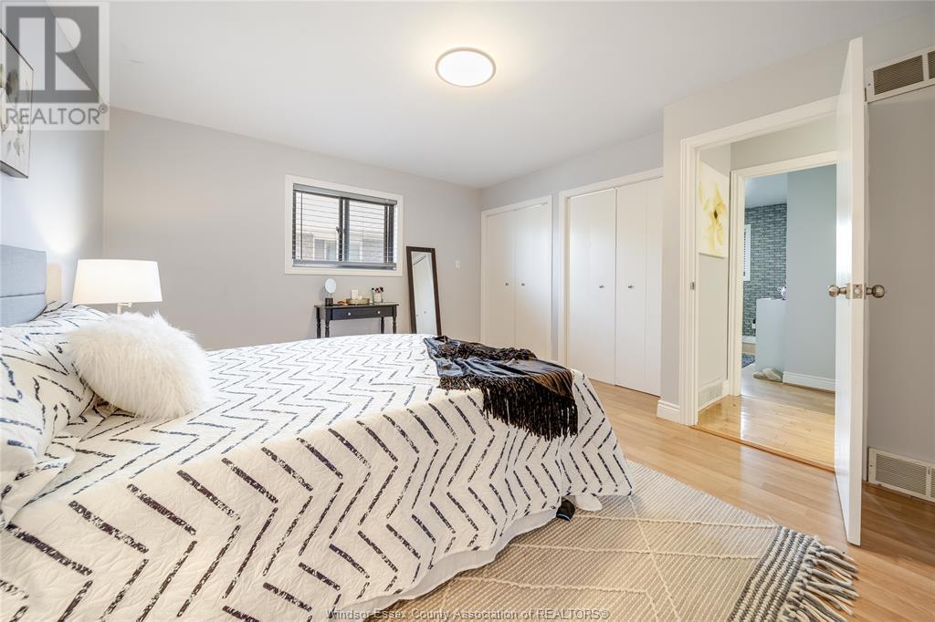 Photo 19 of 2505 St Clair Avenue, Windsor ON