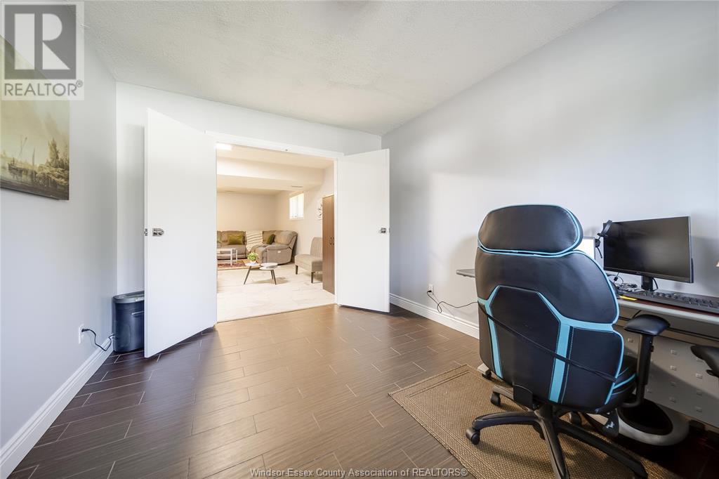 Photo 38 of 2505 St Clair Avenue, Windsor ON