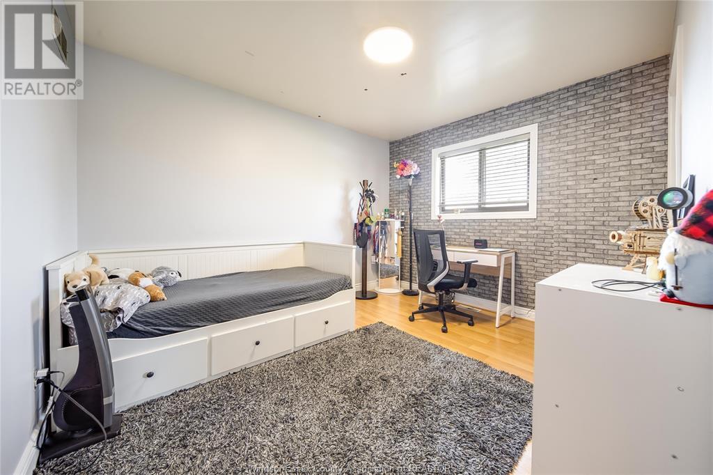 Photo 24 of 2505 St Clair Avenue, Windsor ON