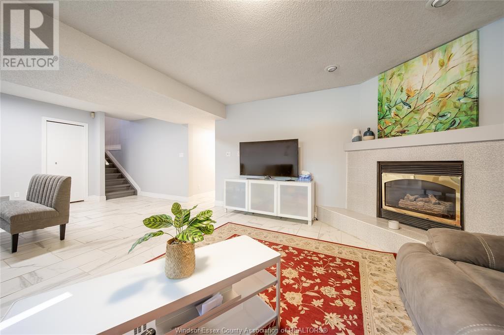 Photo 36 of 2505 St Clair Avenue, Windsor ON