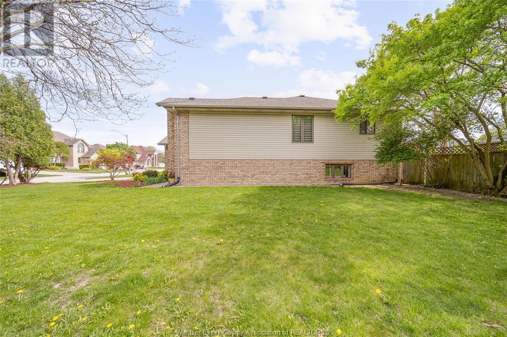 Photo 44 of 2505 St Clair Avenue, Windsor ON
