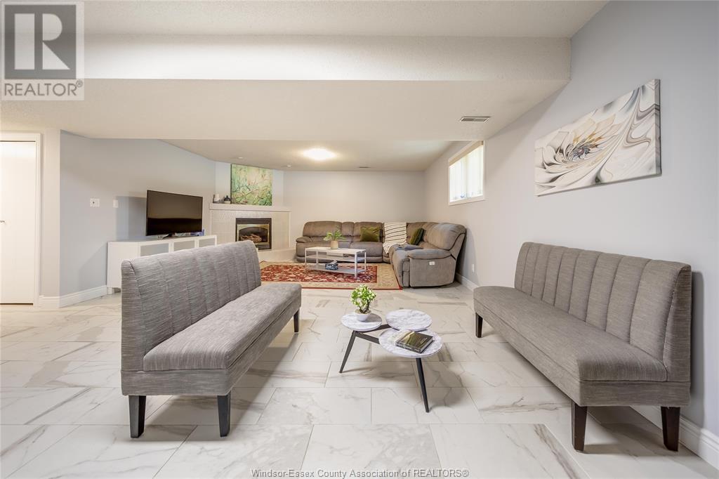 Photo 35 of 2505 St Clair Avenue, Windsor ON