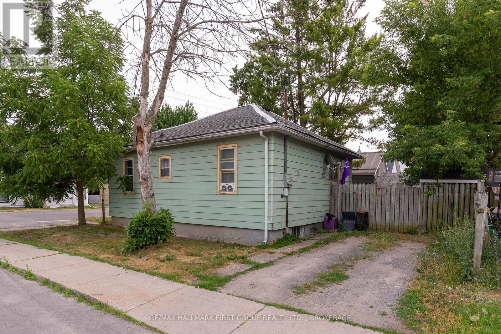 Photo 10 of 103 Centre Street, Deseronto ON