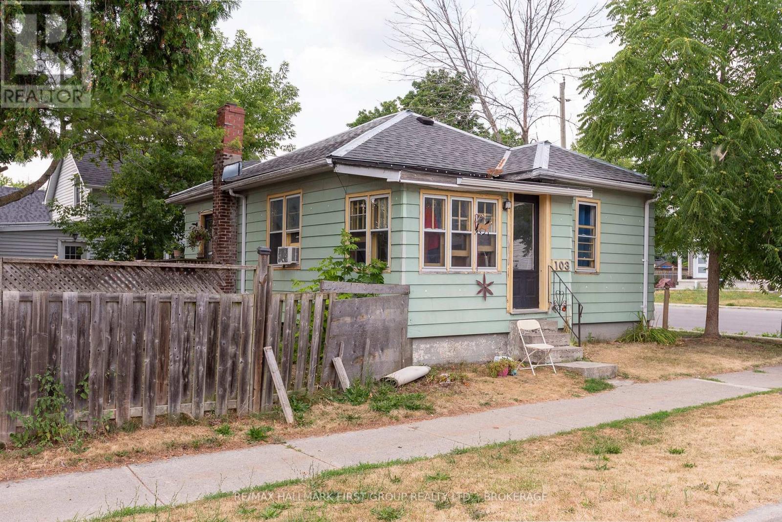 Photo 2 of 103 Centre Street, Deseronto ON