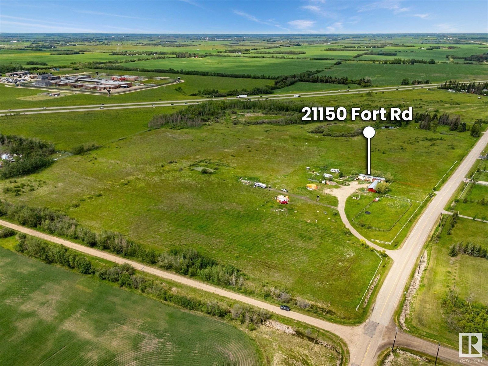 Photo 1 of 21150 Fort Rd Ne, Edmonton AB