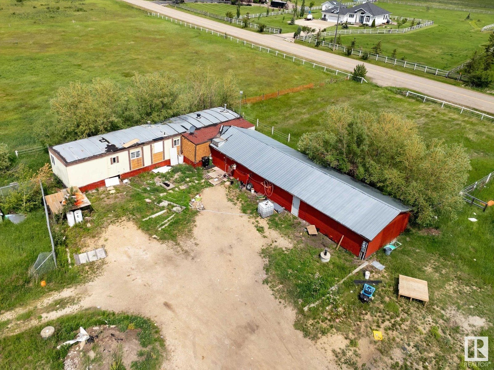 Photo 15 of 21150 Fort Rd Ne, Edmonton AB