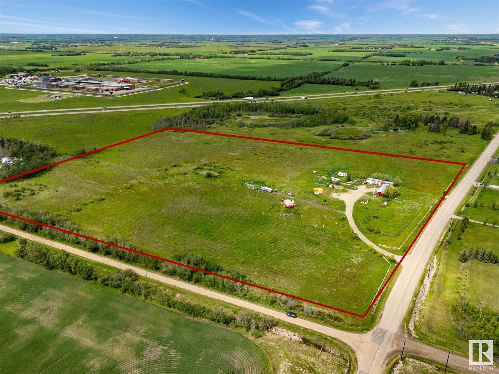 Photo 7 of 21150 Fort Rd Ne, Edmonton AB