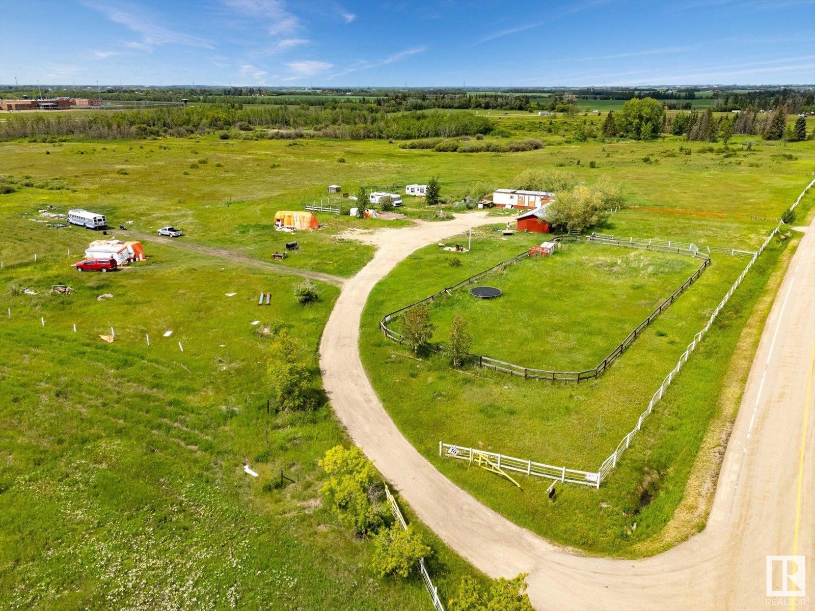 Photo 21 of 21150 Fort Rd Ne, Edmonton AB