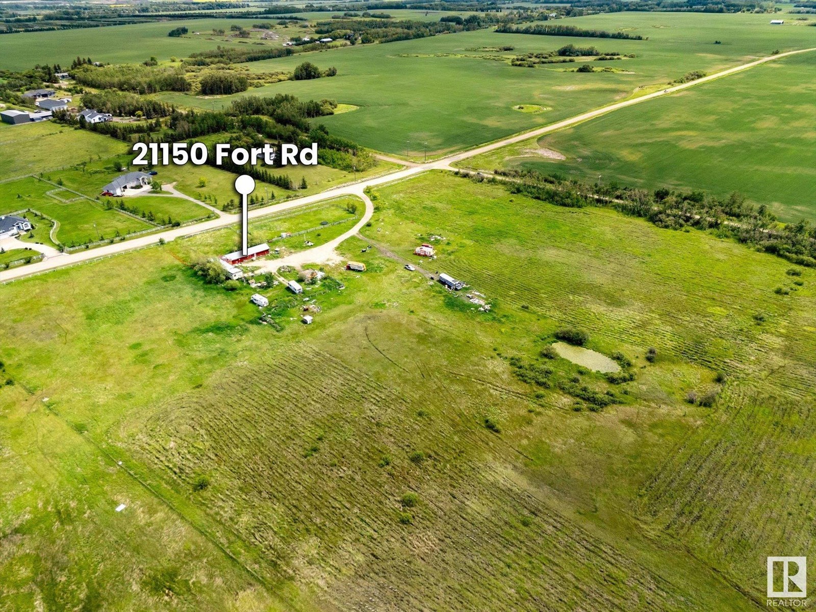 Photo 9 of 21150 Fort Rd Ne, Edmonton AB