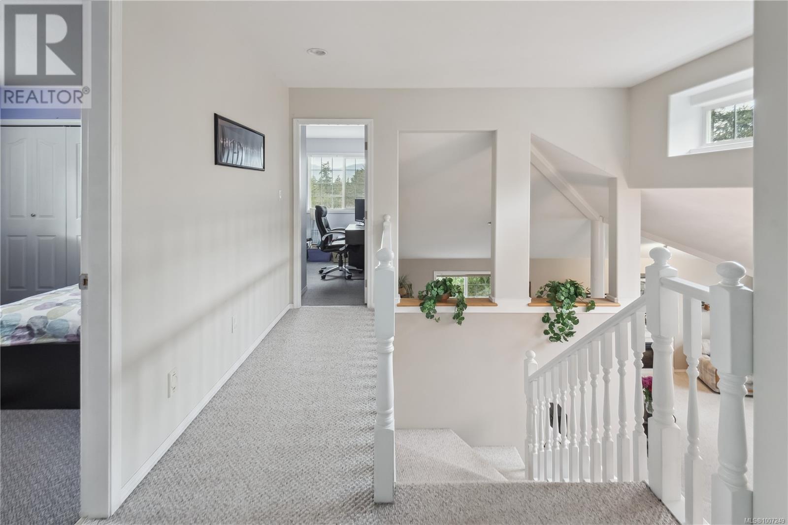 Photo 3 of 6420 Diana Dr, Duncan BC