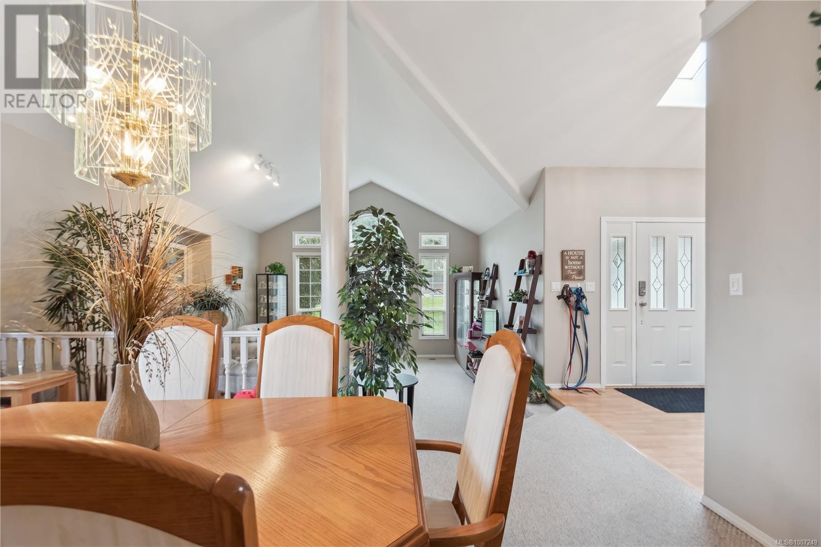 Photo 7 of 6420 Diana Dr, Duncan BC
