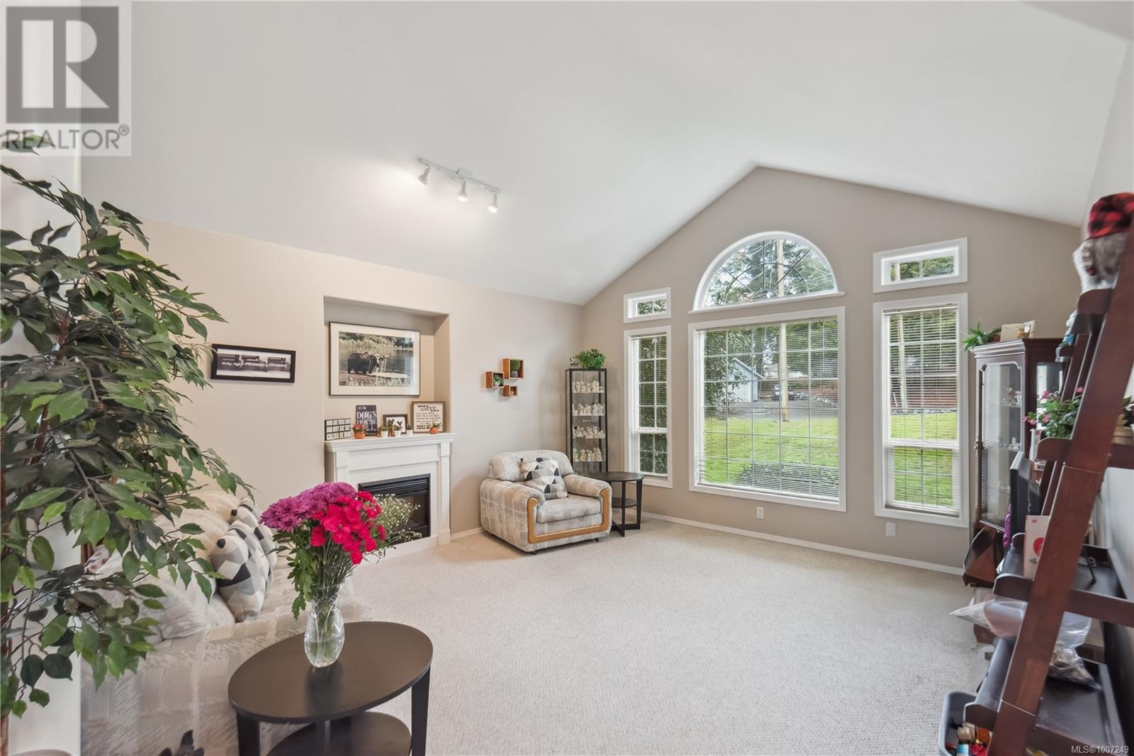 Photo 8 of 6420 Diana Dr, Duncan BC