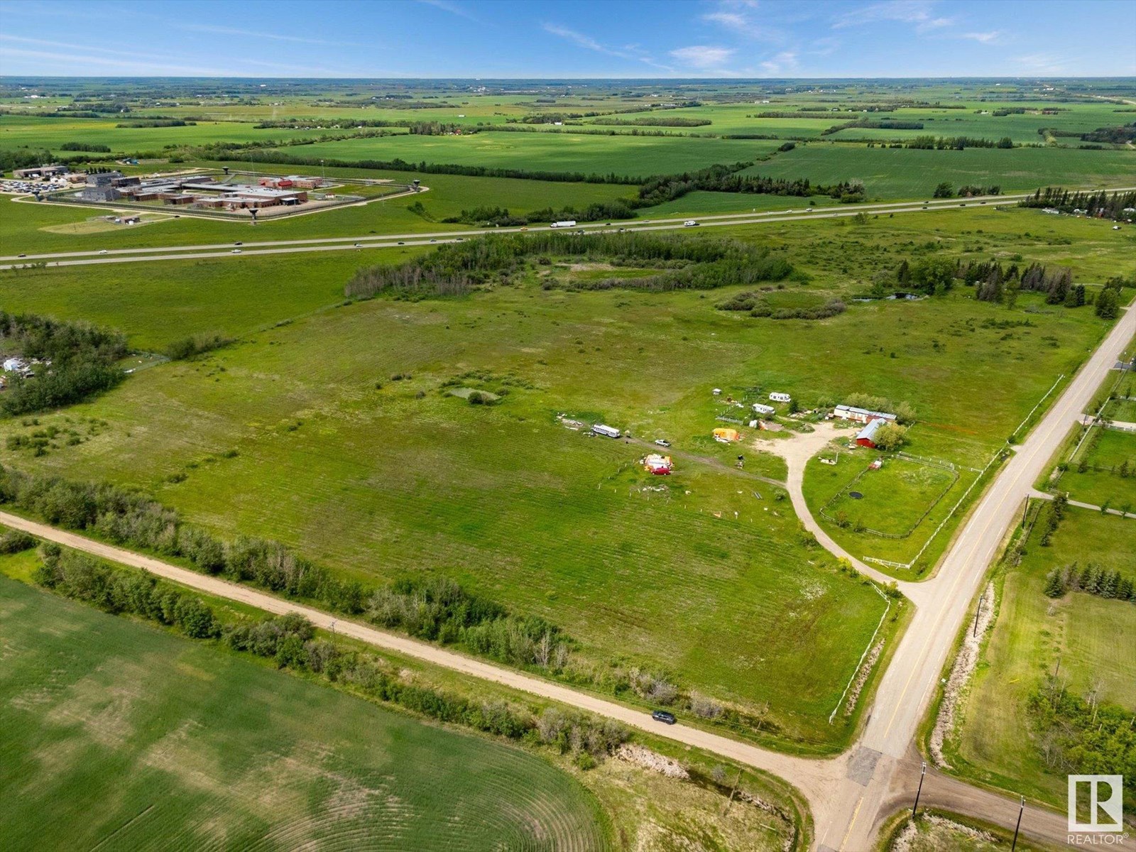 Photo 14 of 21150 Fort Rd Ne, Edmonton AB