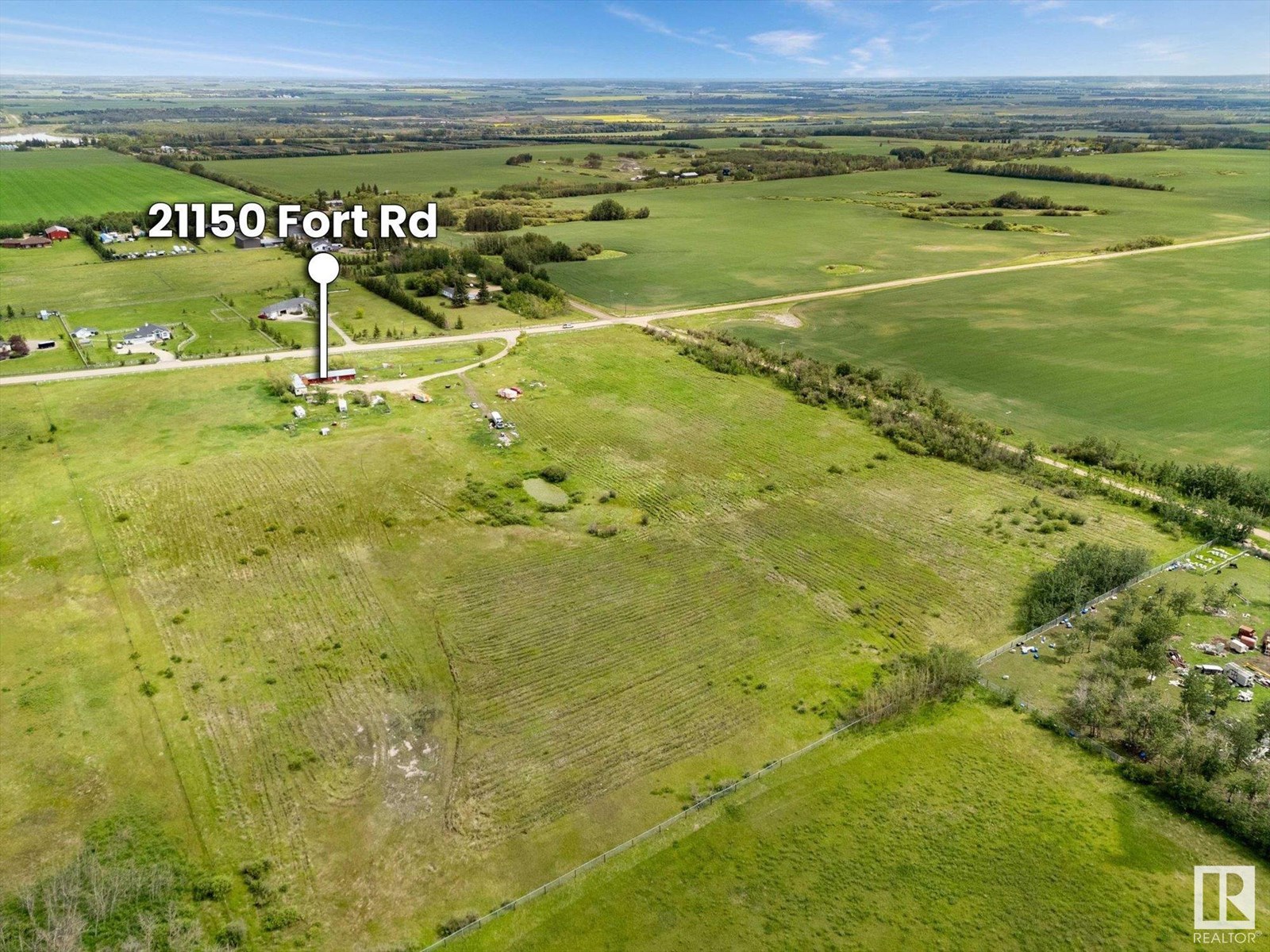 Photo 19 of 21150 Fort Rd Ne, Edmonton AB