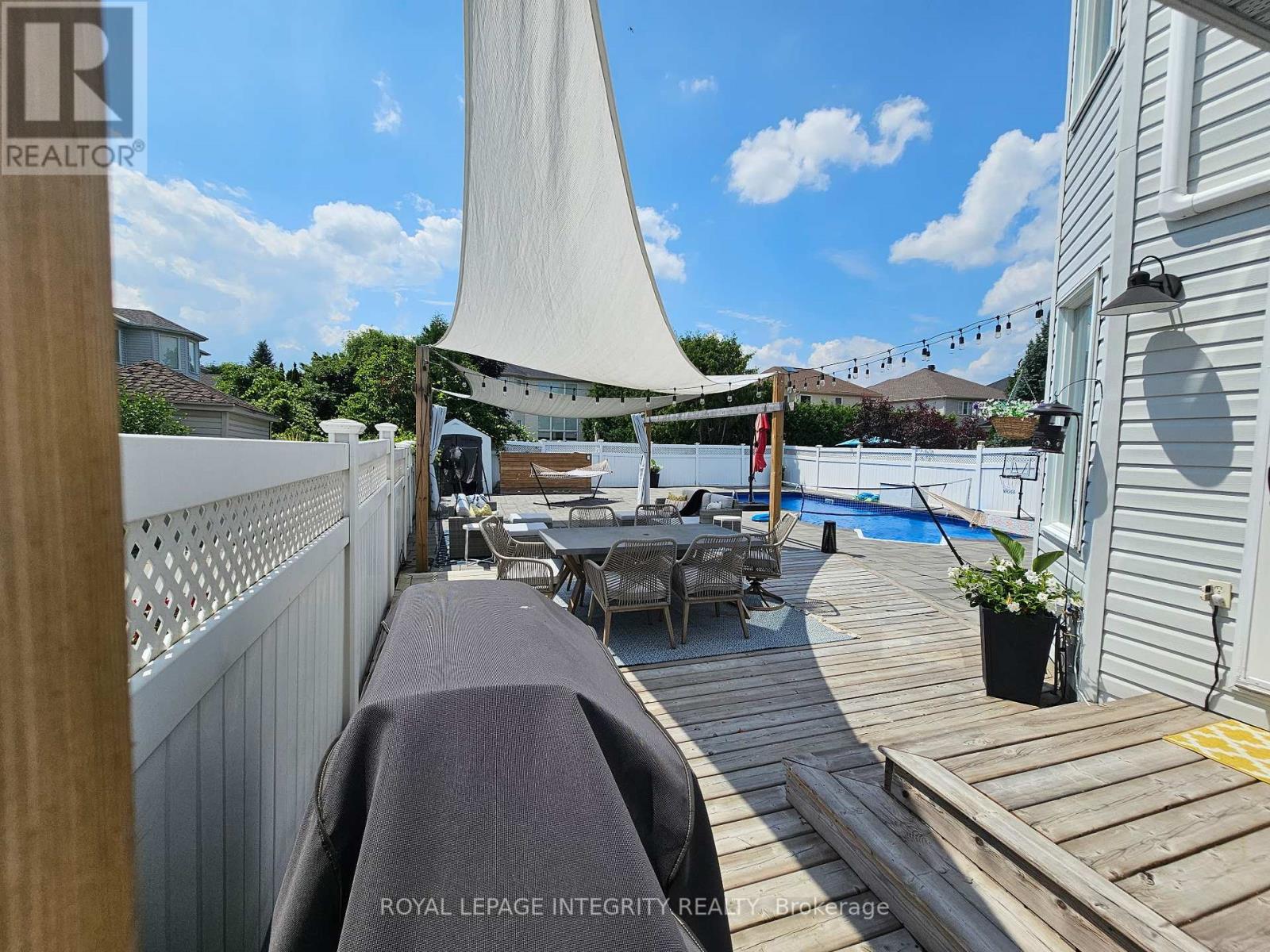 Photo 6 of 4 Bracewood Way, Ottawa ON