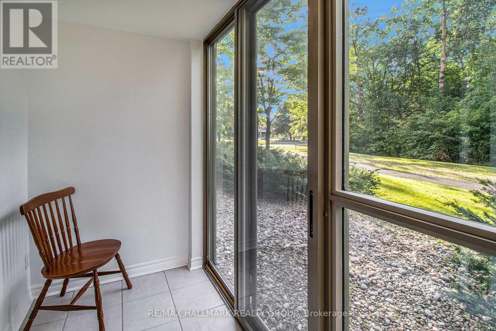 Photo 2 of 105 960 Teron Road, Ottawa ON