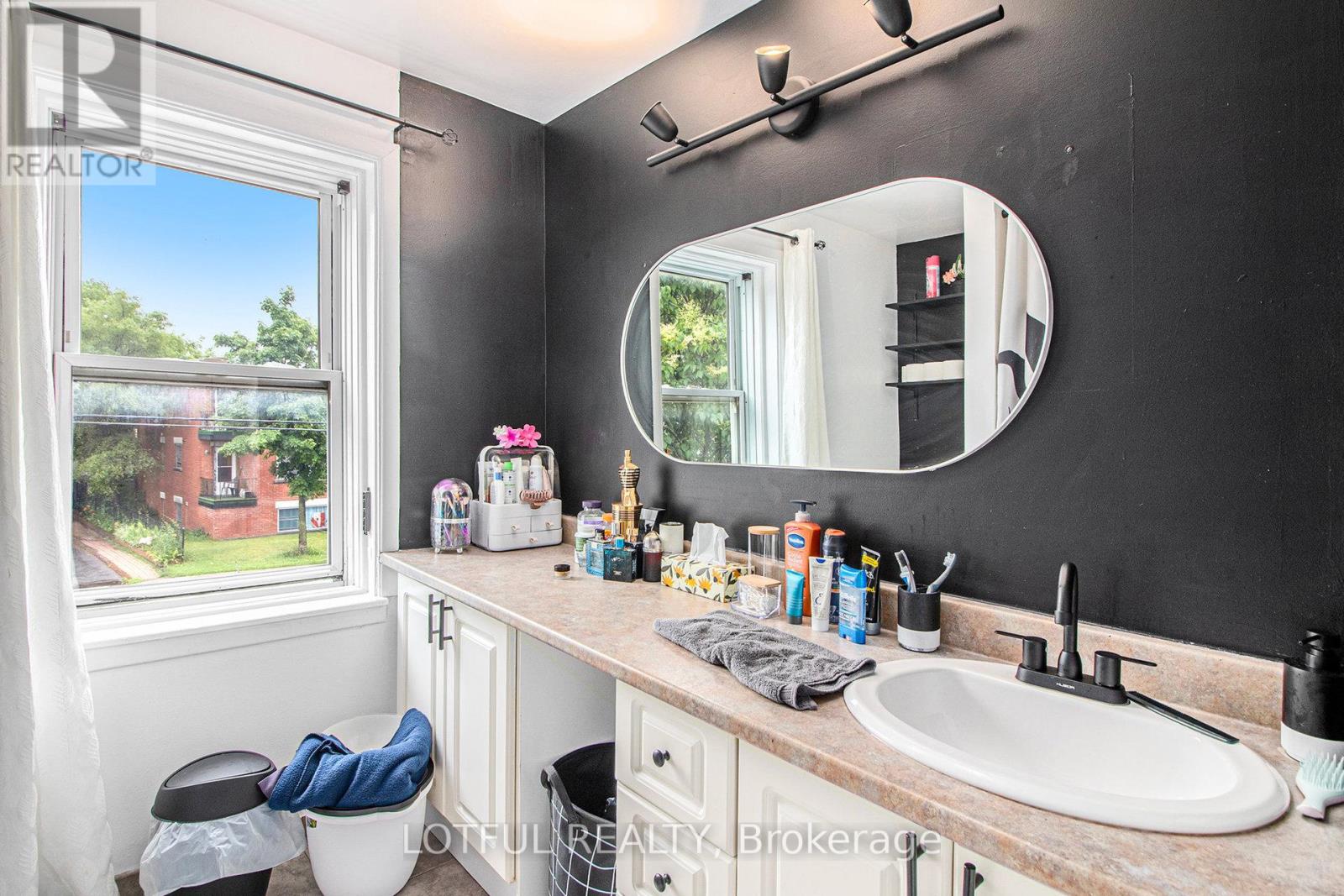 Photo 2 of 197 Mcarthur Avenue, Ottawa ON