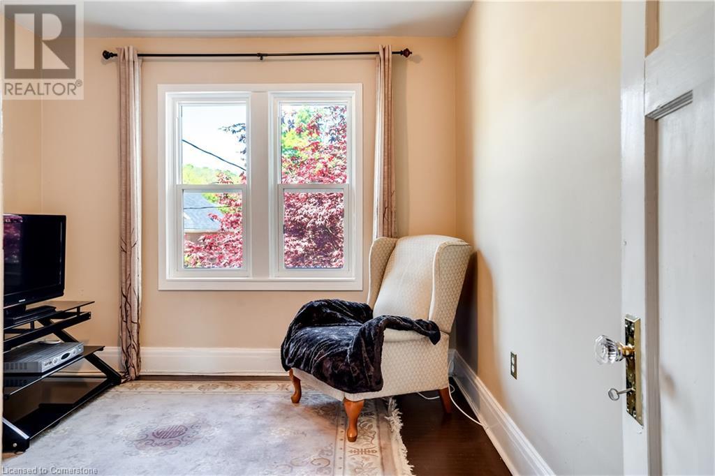 Photo 31 of 287 Graham Avenue S, Hamilton ON