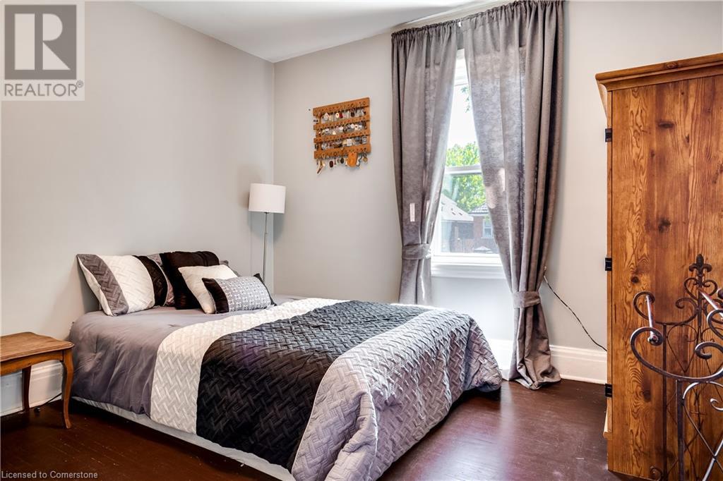 Photo 19 of 287 Graham Avenue S, Hamilton ON