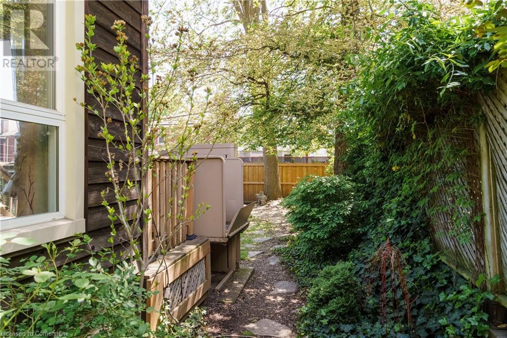 Photo 26 of 287 Graham Avenue S, Hamilton ON