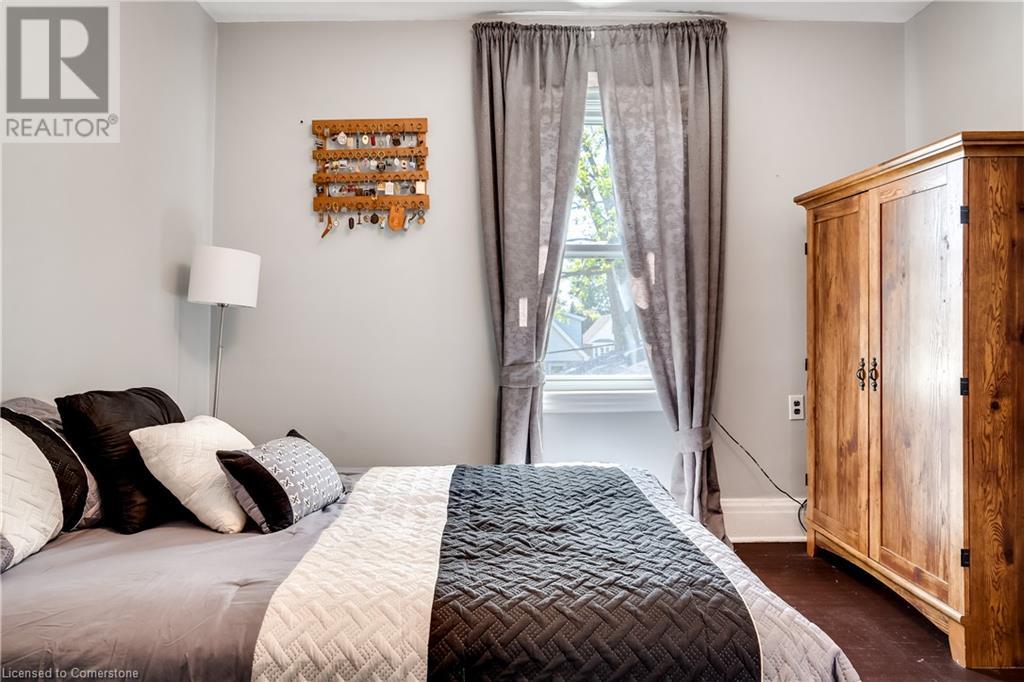 Photo 29 of 287 Graham Avenue S, Hamilton ON
